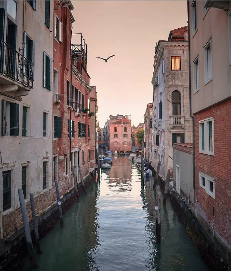 Canal Dream Cosy Apartment With Canal View Venice Holiday home